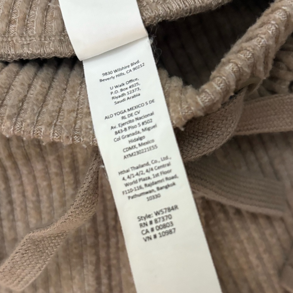 Alo Muse Sweatpants - Picture 6 of 6